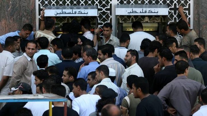 الحكومة تشرح لـ"النجاح الاخباري" اسباب إحالة 6 الاف موظف مدني بغزة للتقاعد