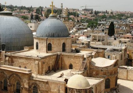 صفقة بيع أراضي الكنيسة .. تحذير من صفقات مشابهة وتشكيل لجنة تحقيق