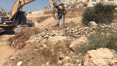 الشروع بفتح طريق منطقة دير سمعان الأثري في سلفيت