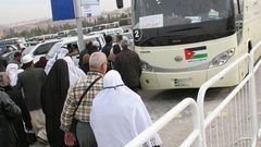 وزارة الأوقاف الاردنية تلزم حافلات المعتمرين بالفحص الفني