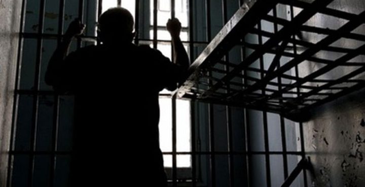 الاحتلال يفرض غرامات كبيرة على الأسرى