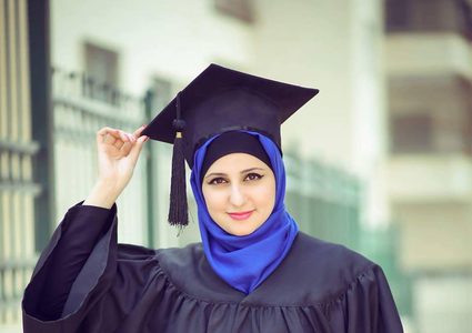 التحقت في النجاح ... فكسبت ثلاثاً