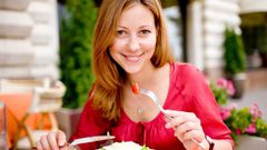 آداب الطعام التي عليك الإلتزام بها