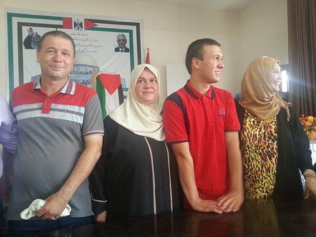 الأول على "العلمي" يكشف سر "خلطة التفوق"