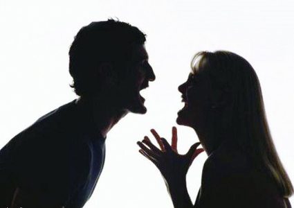 التفاصيل كاملة حول طلاق رجل لزوجته بسبب رسوب ابنه !