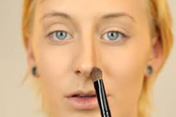 أخطاء كونتورينغ تجعل الأنف أطول