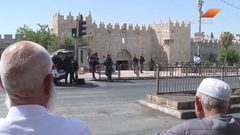 كيف رد الفلسطينيون على منع الصلاة بالأقصى؟