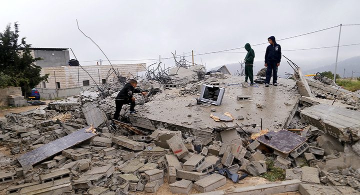 صدور كتاب "هدم البيوت والمنشآت الفلسطينية 1967 – 2016"