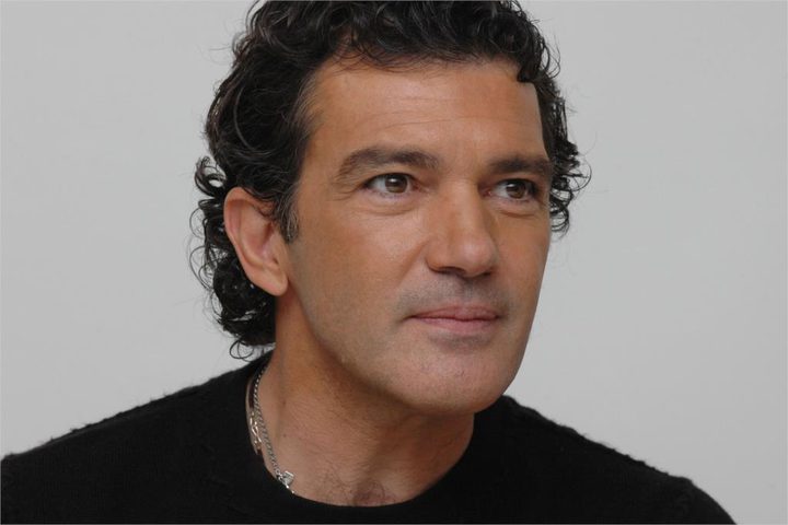 منح جائزة السينما الإسبانية الوطنية للنجم أنطونيو بانديراس