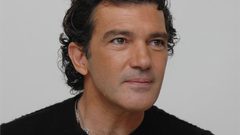 منح جائزة السينما الإسبانية الوطنية للنجم أنطونيو بانديراس