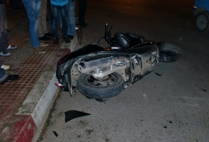 إصابة شاب بجروح خطيرة بانقلاب دراجة نارية