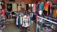 مطلوب بائعة