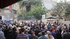 وقفة تضامنية مع الأسرى أمام الصليب الأحمر