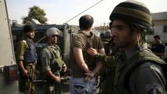 الاحتلال يعتقل أسيراً محرراً