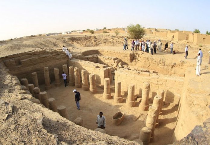 علماء يكتشفون مقبرة أثرية قديمة عمرها 4 الاف عام في السودان