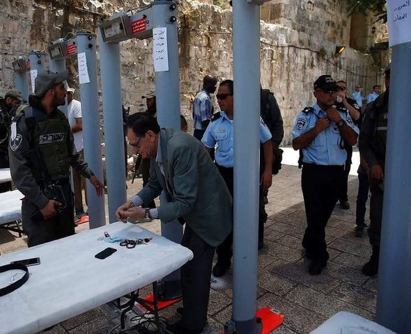 شعث: التسريبات الإسرائيلية إذا ما صحت كارثة واستبعد انتفاضة مسلحة