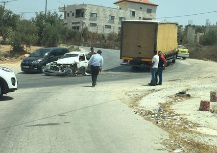 إصابة بحادث سير غرب نابلس "صور"