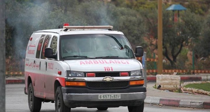 إصابة مواطنة بحادث سير شرق نابلس