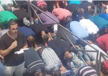 في القدس.. صلاة الجمعة بالإنجيل والقرآن