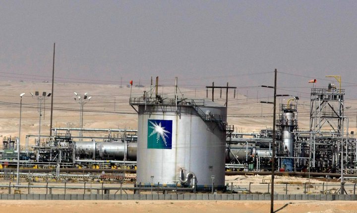 حريق بمصفاة سعودية والحوثيون يتبنون إطلاق صاروخ