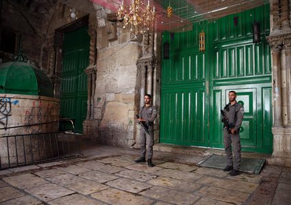 لاءات المقدسيين الثلاث: لا بوابات ولا كاميرات ولا تفتيش (صور)