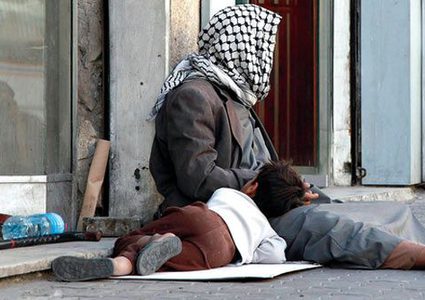 في نابلس.. إحذروا "لغم التسول"