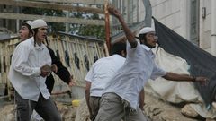 مستوطنون يرشقون المركبات بالحجارة جنوب بيت لحم