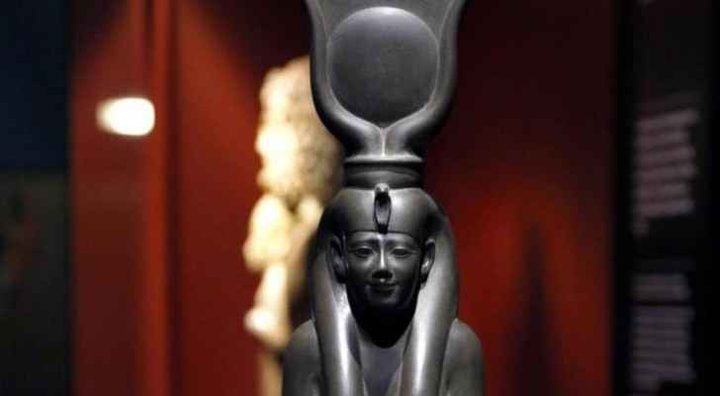 محاولة سرقة تمثال “إيزيس″ في مصر