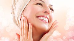 طرق سهلة لتشقير البشرة بمكونات طبيعية