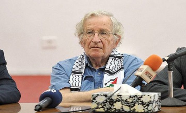 تعرّف إلى نعوم تشوميسكي