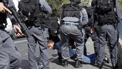 مفتش شرطة القدس يهدد بقتل المصلين غداً