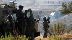 حالات اختناق بقنابل غاز داخل حديقة الحيوانات في قلقيلية