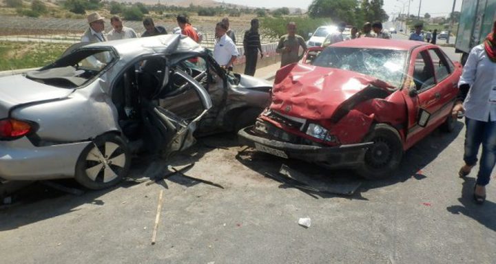 إصابة أربعة مواطنين في حادث سير