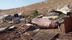 الاحتلال يخطر بإزالة خيمة غرب بيت لحم