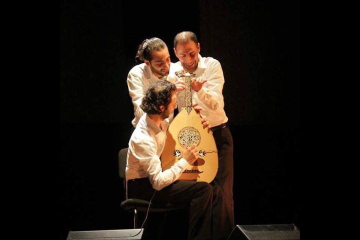 الثلاثي جبران يحيي حفلا موسيقيا تأبينا للشاعر محمود درويش