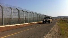 اعتقال شابين من رفح عند اقترابهما من السياج