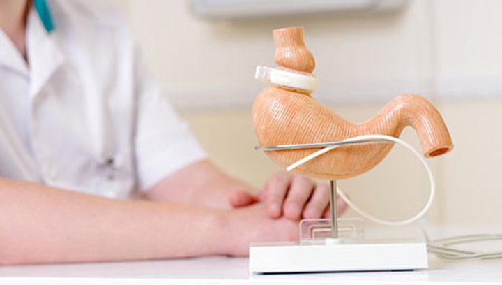 ما هي مخاطر عملية ربط المعدة؟