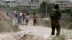 إصابة شاب في مواجهات بالخضر