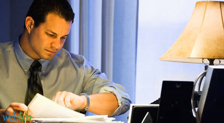 ما هي مخاطر العمل لساعات طويلة؟