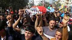 بيت لحم تشيع شهيديها تنوح وطقاطقة إلى مثواهما الأخير (فيديو)
