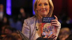 مؤلفة هاري بوتر الكاتبة الأعلى دخلاً في العالم