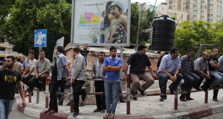 تمضي السنون...وهم ينتظرون بصيص أمل!