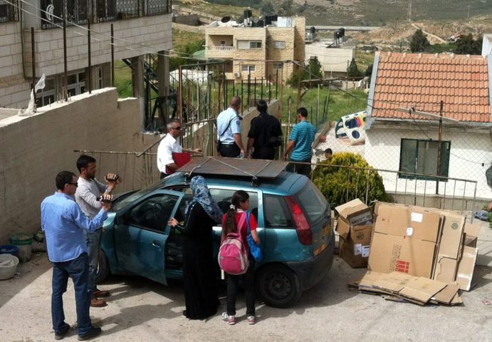 الاحتلال يُمهل عائلة شماسنة حتى الغد لإخلاء منزلها