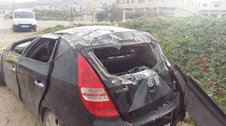 إصابة مواطنين بحادث تصادم بين مركبتين شرق نابلس