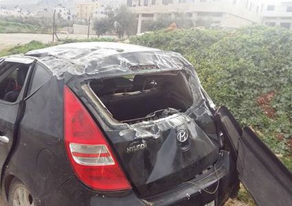 إصابة مواطنين بحادث تصادم بين مركبتين شرق نابلس