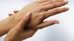 طريقة علاج تجاعيد اليدين بشكل طبيعي