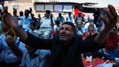 صلاة في الأقصى وفي "الشيخ جرّاح" رفضًا للإستيطان(صور)