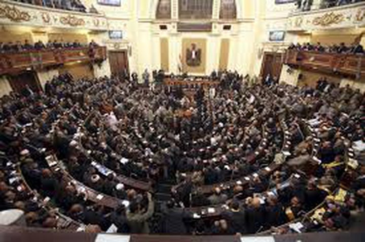 نواب مصريون يطالبون بجعل فترة الرئاسة ست سنوات
