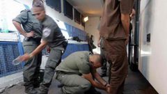 بحجة البحث عن أجهزة إتصال...نقل اسرى الى أقسام أخرى