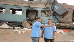 مصر تعاقب مسعفين التقطوا صور "سلفي" قرب حادث القطارين